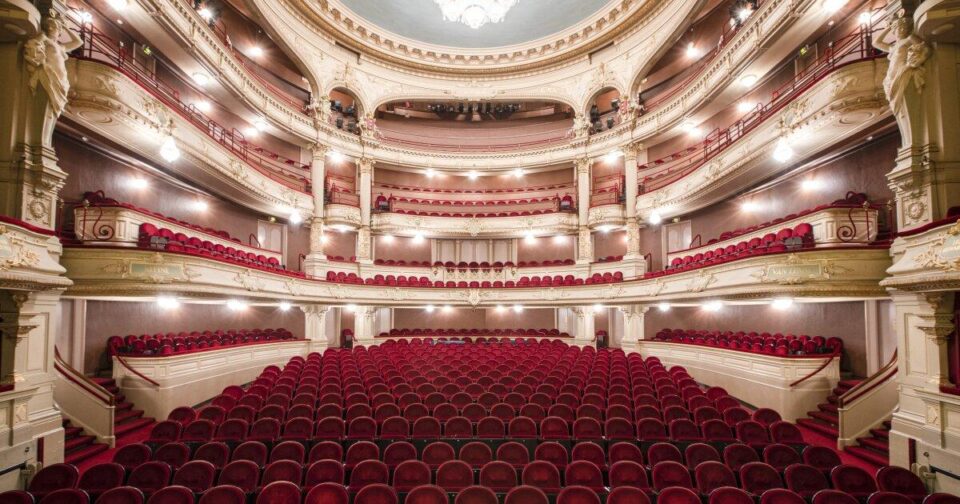 THEATERVOORSTELLING ITA
